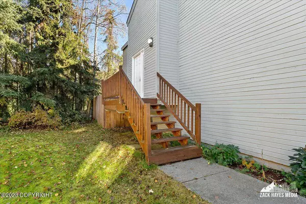 19113 Sarichef LOOP, Eagle River, AK 99577