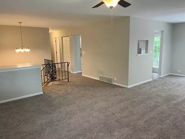 413 TUPELO Avenue, Naperville, IL 60540