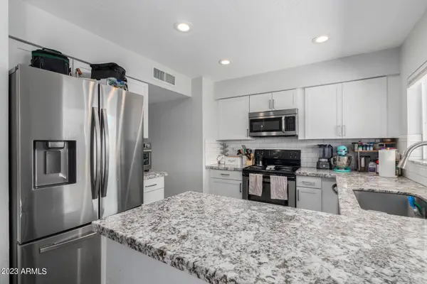 945 W La Jolla Drive, Tempe, AZ 85282