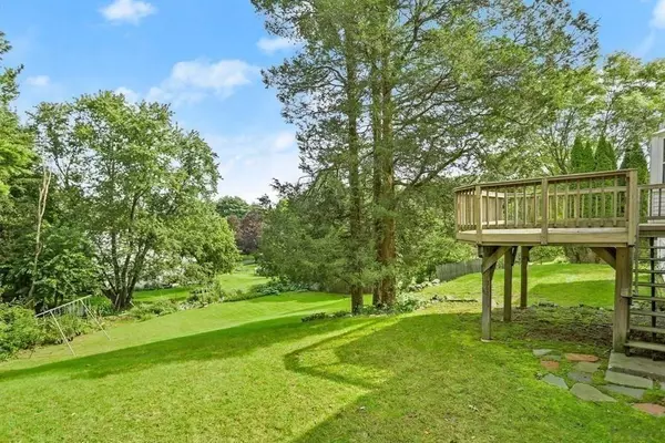 149 Concord Ave, Lexington, MA 02421