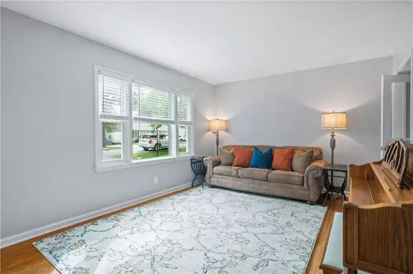 11210 W 70th ST, Shawnee, KS 66203