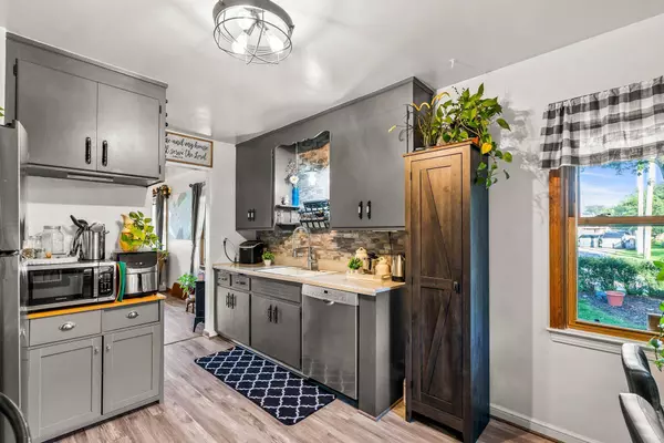 2943 E Whittaker Ave, Saint Francis, WI 53235