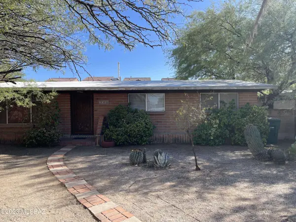 1122 E Greenlee Place, Tucson, AZ 85719