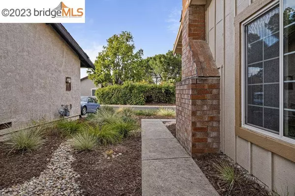 261 Riverwood Cir, Martinez, CA 94553