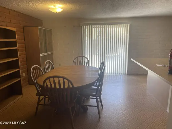 1122 E Greenlee Place, Tucson, AZ 85719