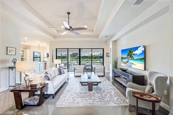 4679 Azalea DR, Naples, FL 34119