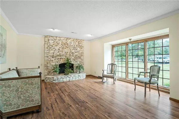 7756 W 194th ST, Stilwell, KS 66085