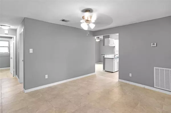 7018 Pinehook LN, Houston, TX 77016