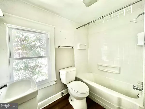 77 THOMPSON ST, Salem, NJ 08079