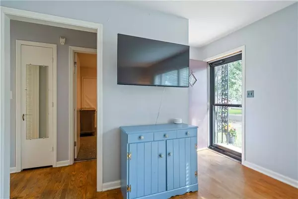 11210 W 70th ST, Shawnee, KS 66203