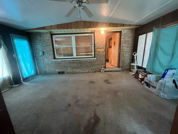 2910 Sussex Avenue, Markham, IL 60428