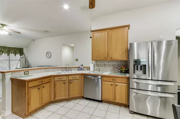 407 Renee Drive, Euless, TX 76040