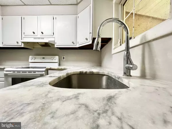 77 THOMPSON ST, Salem, NJ 08079