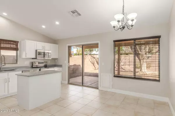 10842 W SANDS Drive, Sun City, AZ 85373