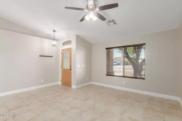 10842 W SANDS Drive, Sun City, AZ 85373