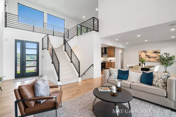 7199 Peninsula NE Drive, Rockford, MI 49341