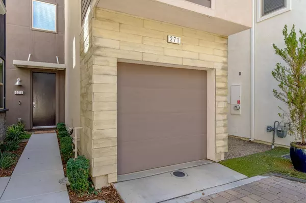 271 Log Pond LN, Sacramento, CA 95818