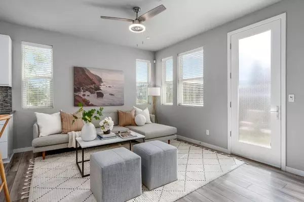 271 Log Pond LN, Sacramento, CA 95818