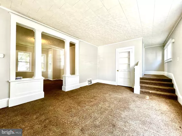 77 THOMPSON ST, Salem, NJ 08079