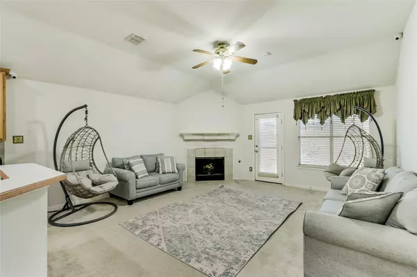 407 Renee Drive, Euless, TX 76040