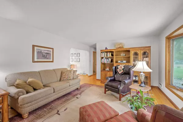 8422 Columbus AVE S, Bloomington, MN 55420