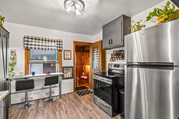 2943 E Whittaker Ave, Saint Francis, WI 53235