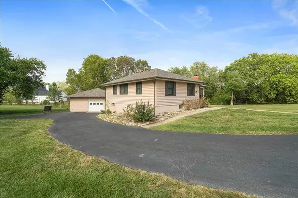 7756 W 194th ST, Stilwell, KS 66085