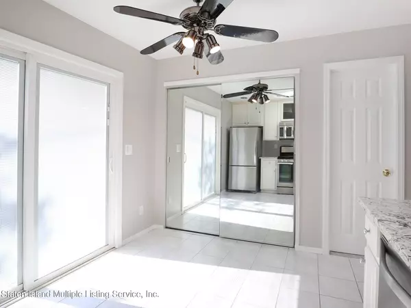 18 Iris Court, Staten Island, NY 10309