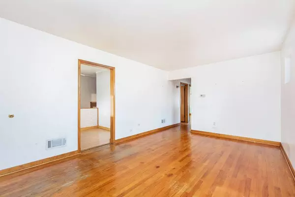 2218 Park AVE, North Riverside, IL 60546