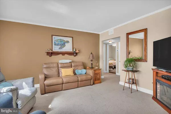 137 LAKE BLVD, Lindenwold, NJ 08021