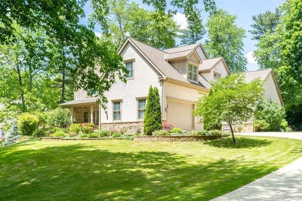 6909 Riverside Drive, Powell, OH 43065