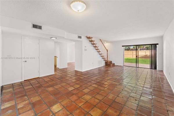 6925 Holly Rd #6925, Miami Lakes, FL 33014