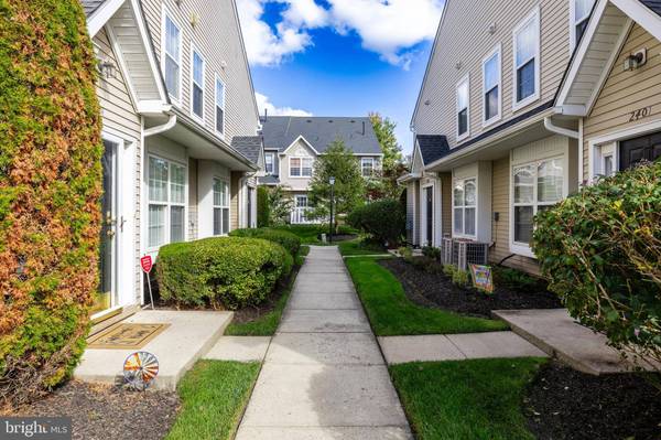 2605 SAXONY DR, Mount Laurel, NJ 08054