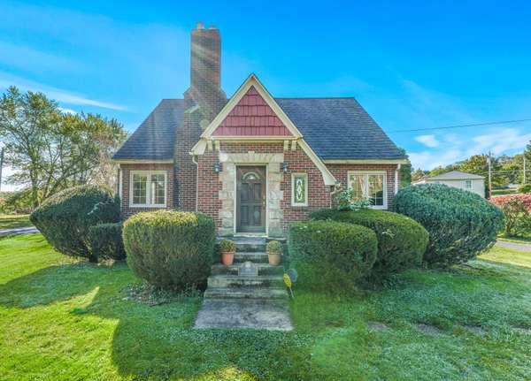 19 N Round St, New Castle, PA 16101