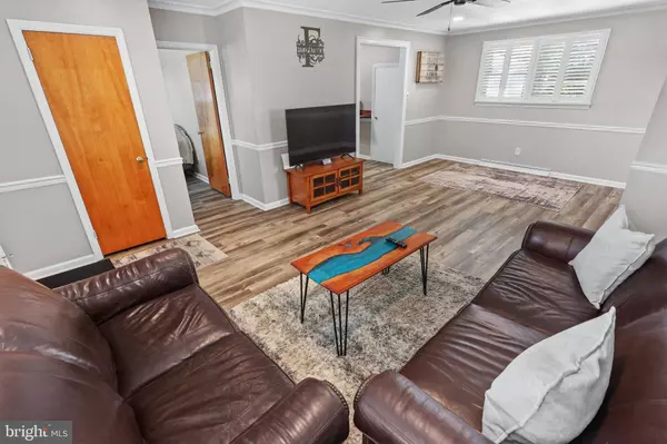 362 N LOCUST POINT RD, Mechanicsburg, PA 17050