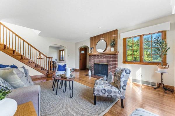 19 N Round St, New Castle, PA 16101