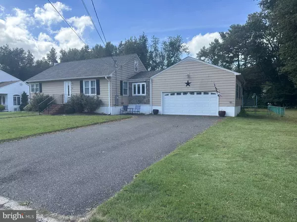 55 SPARKS AVE, Pennsville, NJ 08070