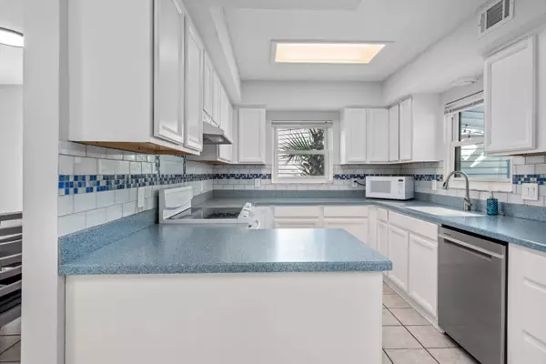 514 Dory Avenue, Fort Walton Beach, FL 32548