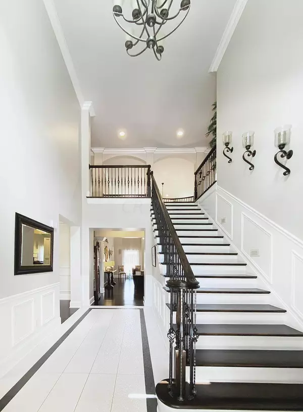 6909 Riverside Drive, Powell, OH 43065