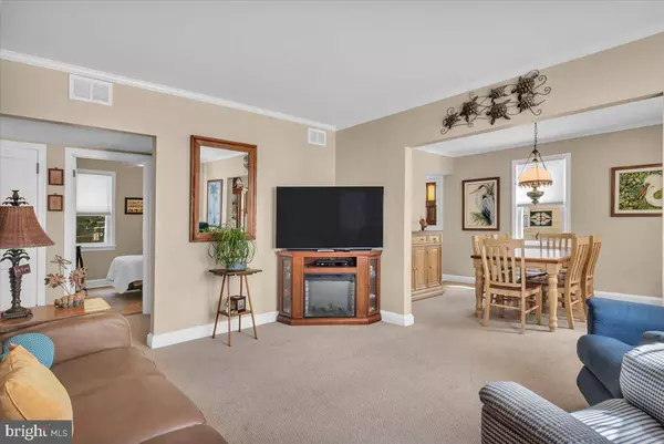 137 LAKE BLVD, Lindenwold, NJ 08021