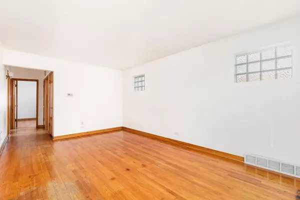 2218 Park AVE, North Riverside, IL 60546