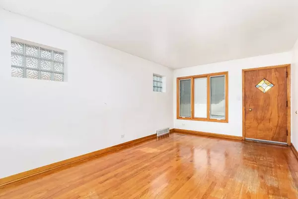 2218 Park AVE, North Riverside, IL 60546