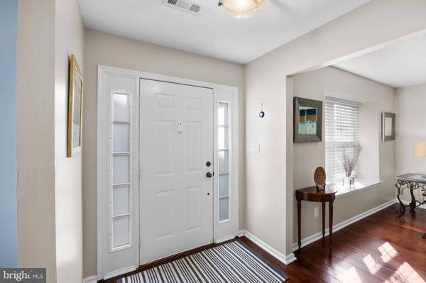 2605 SAXONY DR, Mount Laurel, NJ 08054