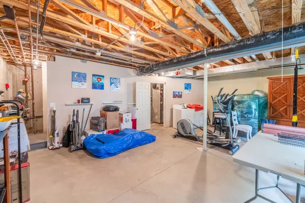 211 Black Hill DR, Streamwood, IL 60107