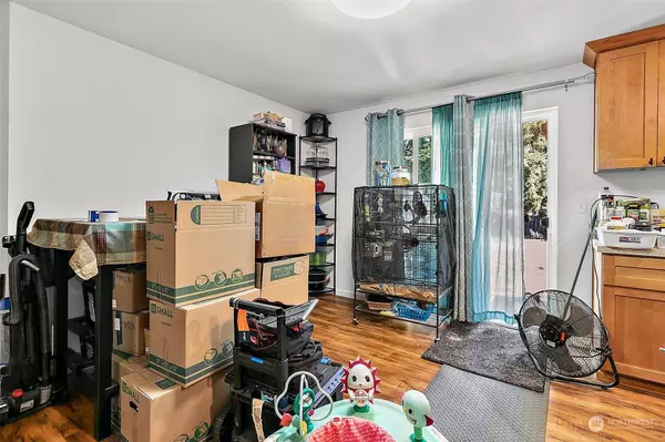 12205 220th Avenue Ct E, Lake Tapps, WA 98391