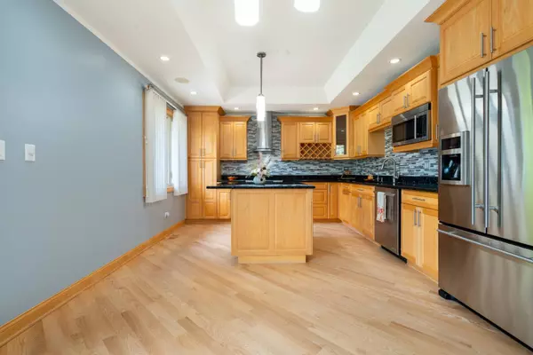 7806 101ST Street, Palos Hills, IL 60465