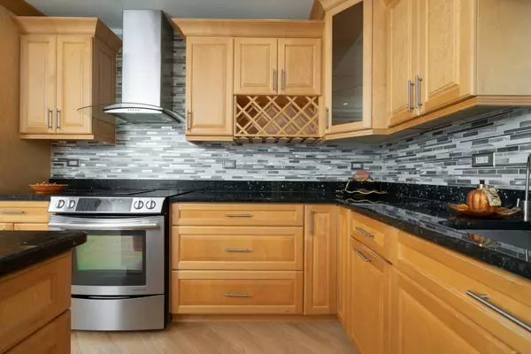 7806 101ST Street, Palos Hills, IL 60465