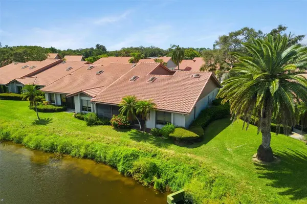 3818 WILSHIRE CIR W #15, Sarasota, FL 34238