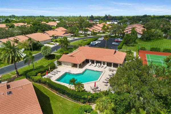 3818 WILSHIRE CIR W #15, Sarasota, FL 34238