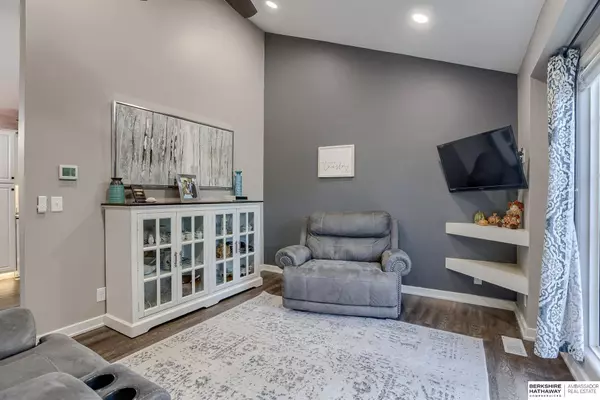 2905 N 152 Avenue, Omaha, NE 68116